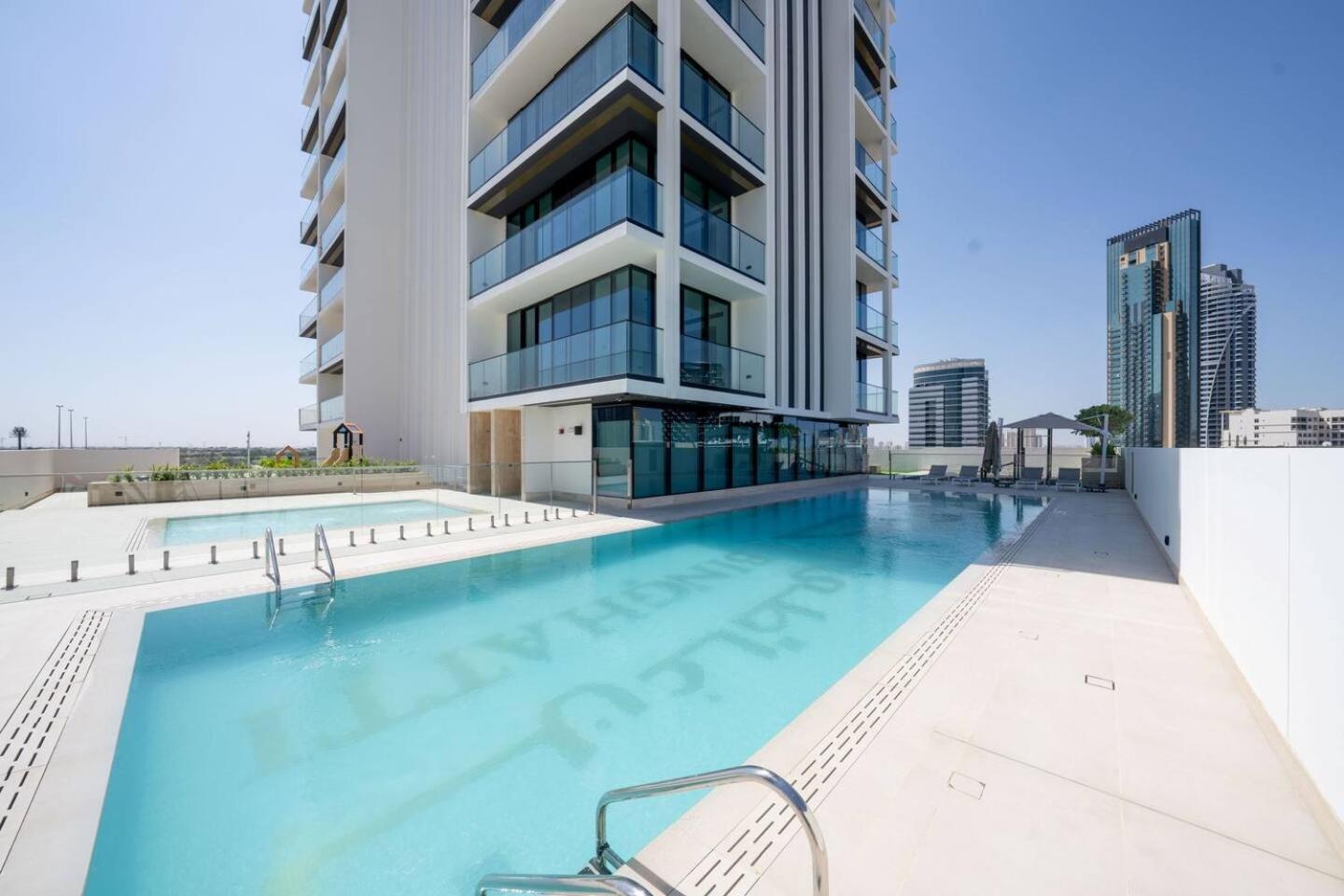 Stylish 1br With Garden View In Jvc Apartment